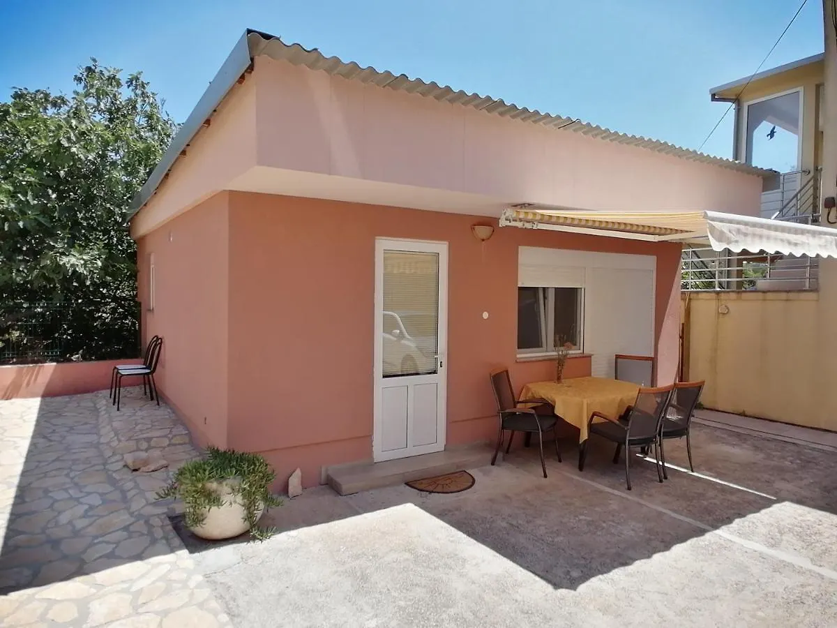 Small Guest House Punta Pakoštane Apartament